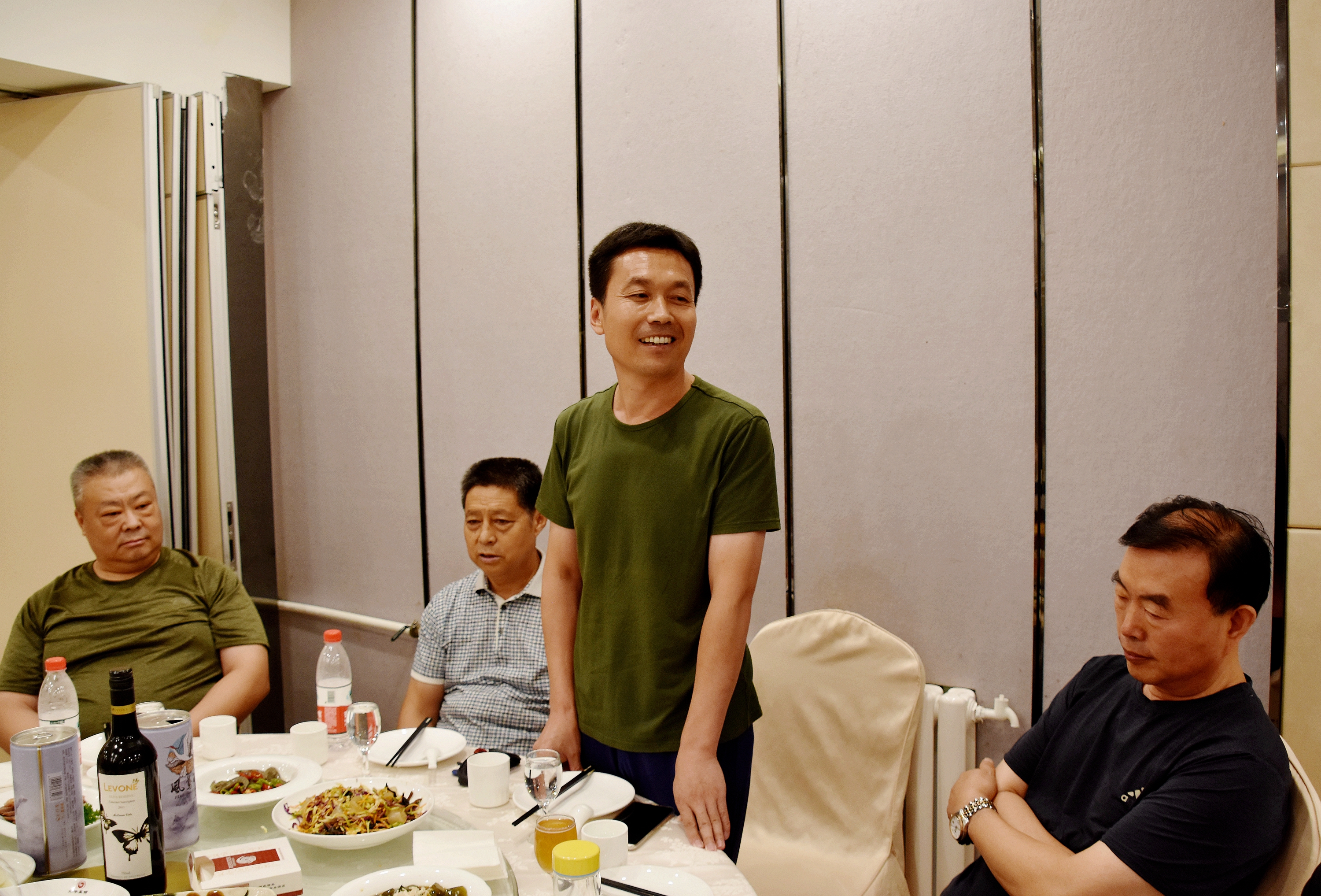 鸢飞社区福海花园小区举办庆祝建军94周年联谊会