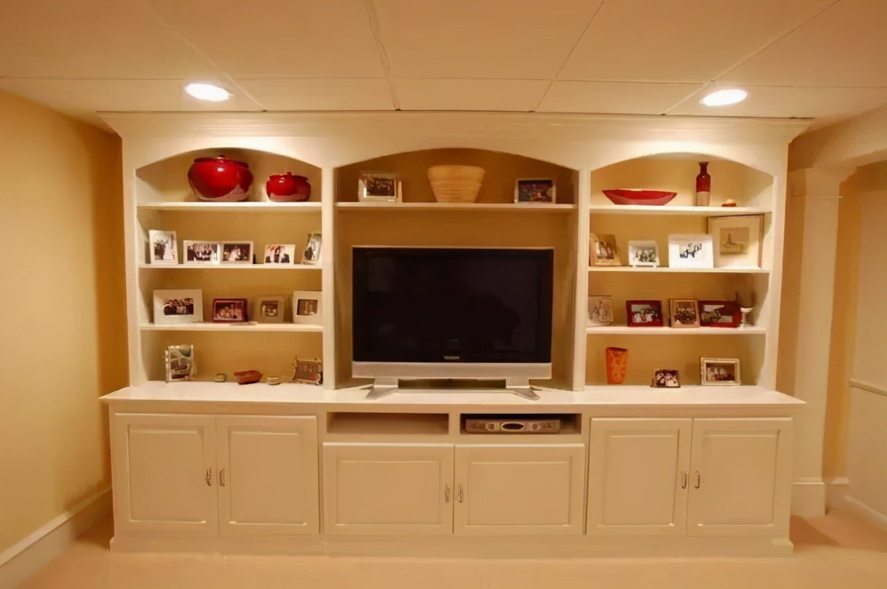 电视背景墙极简高级感收纳,小户型收纳型电视背景墙