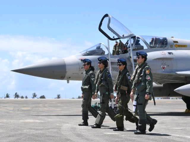 各个航司飞行员待遇,民航飞行员工资算不算高