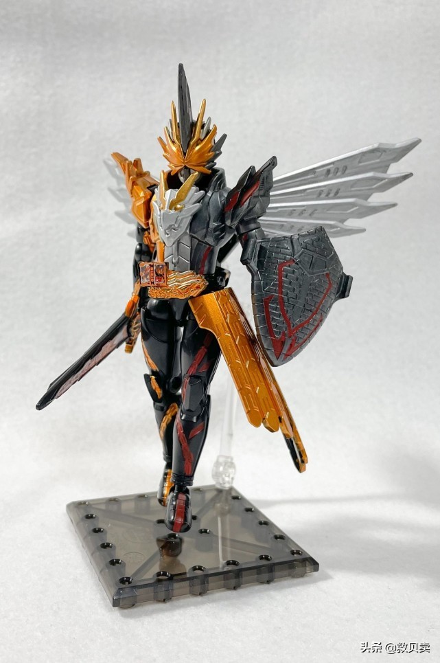 假面骑士圣刃魔改手办,假面骑士克罗兹手办改造