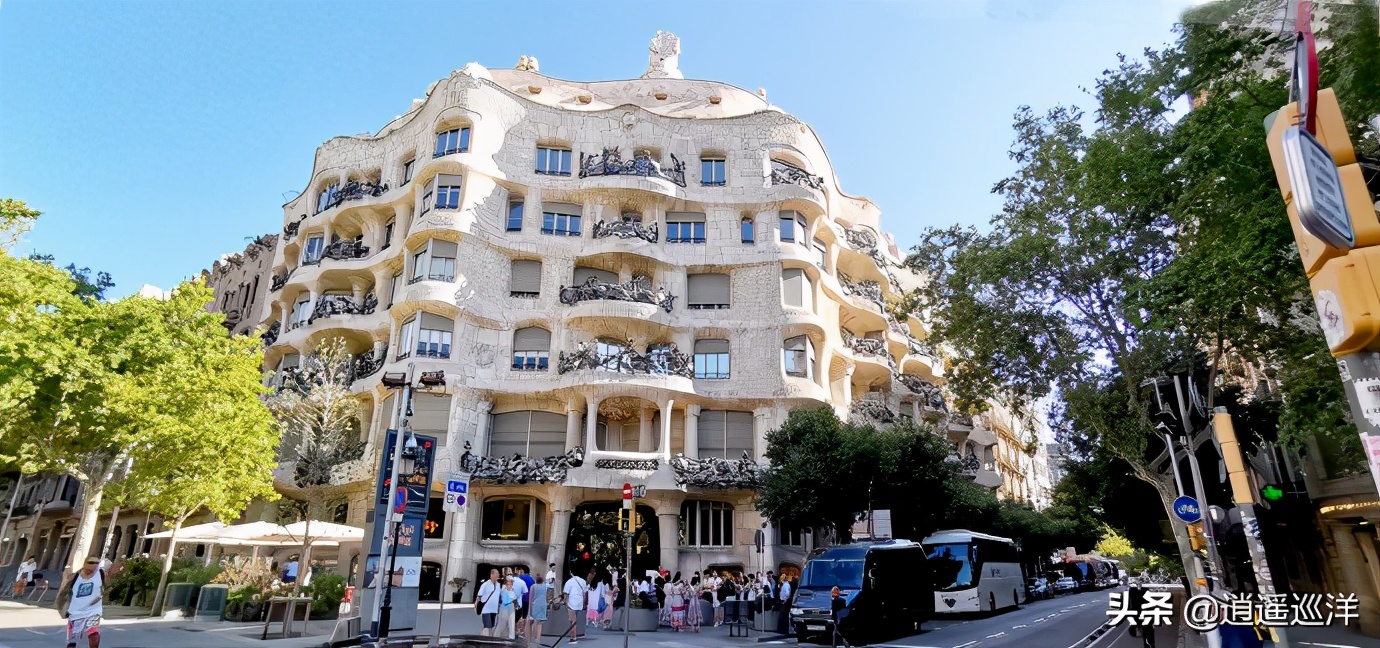 西班牙建筑大师高迪的建筑作品展,西班牙天才艺术设计大师高迪作品