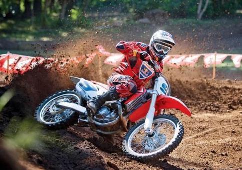 二冲程摩托车vs四冲程摩托车,二冲程为什么比四冲猛