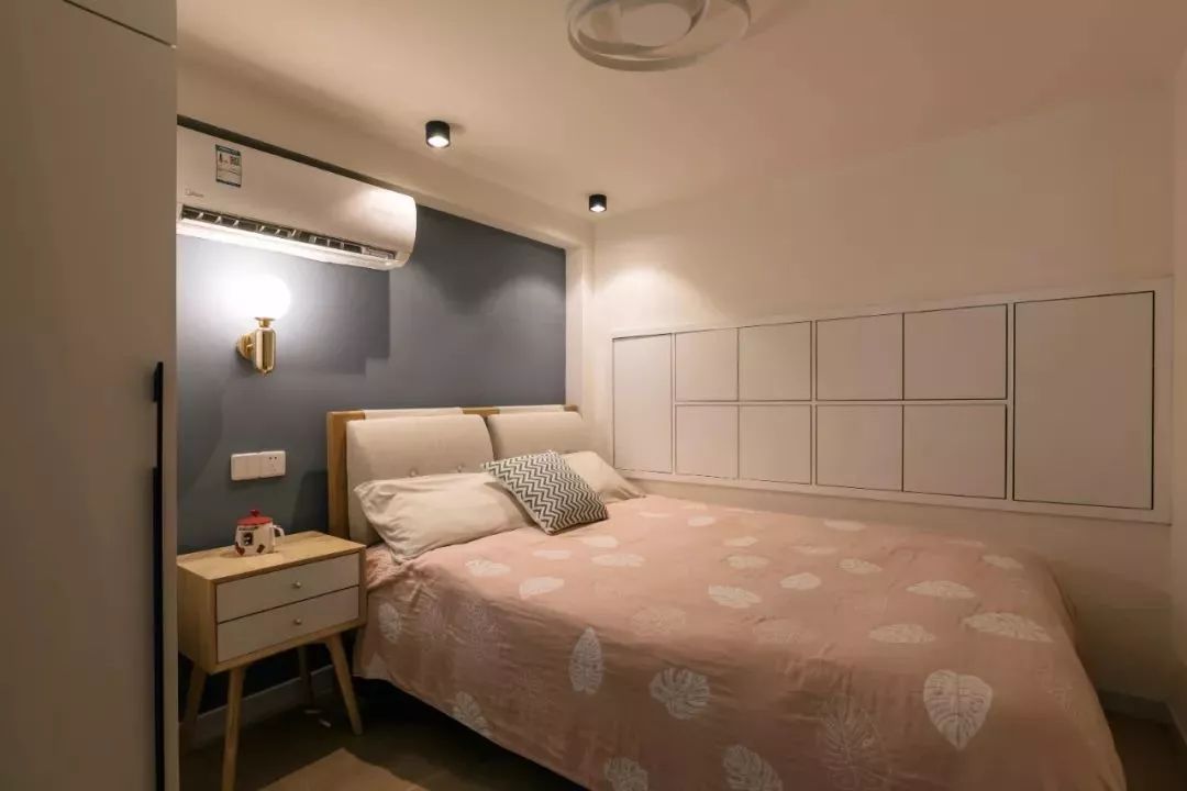 64㎡现代轻奢公寓，买了小复式，这样装修好精致