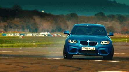 年检油门踩到底爆缸,猛踩一脚油门后发动机轰鸣