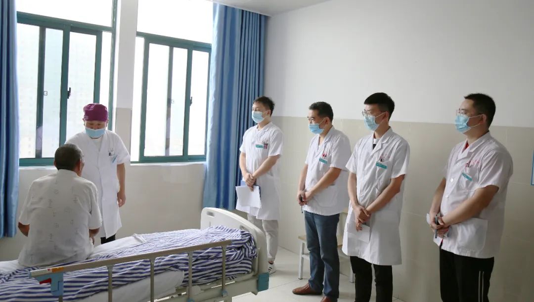 为患者点亮生命之光一一北方医院泌尿外科写真