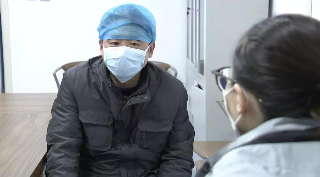 三天三夜改造院区接收病患,感染住进ICU后“干着急帮不上忙”,他是院长刘智明