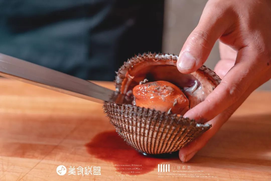 昆明唯一屋顶清真居酒屋，居然还能吃到活鳗鱼，48元清酒喝到嗨