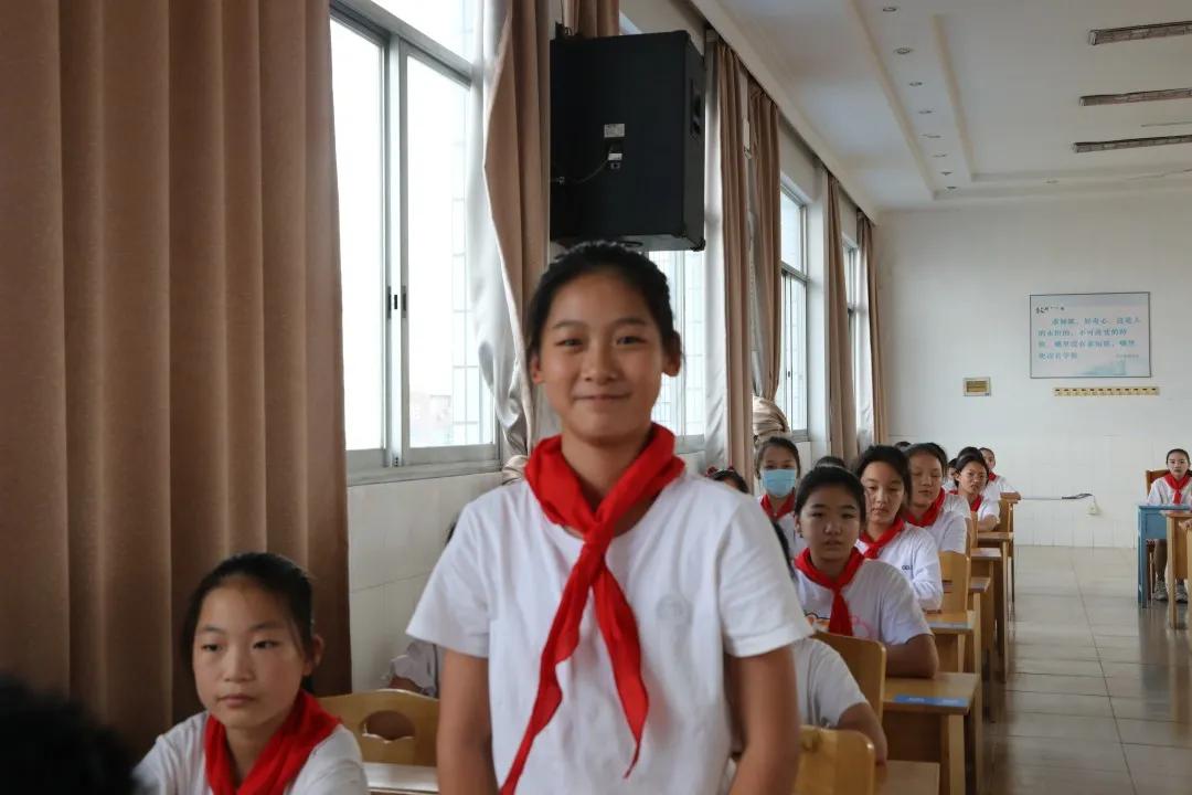 川港小学吴梦洁,川港小学吴梦洁回母校