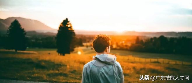 90后怒怼领导开会废话,90后加班怒怼领导聊天记录