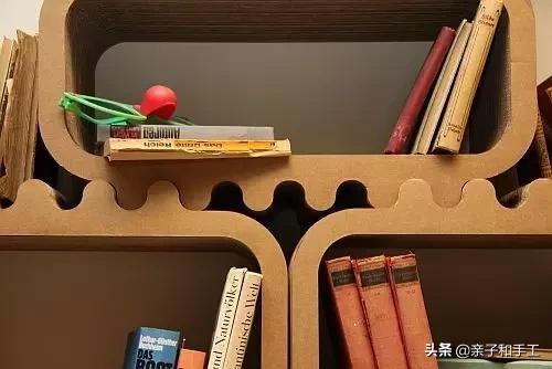 只用瓦楞纸就可以做出一件件家具,简直酷爆了