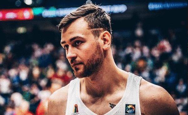 莫泰尤纳斯低位技术,莫泰尤纳斯比赛时刻