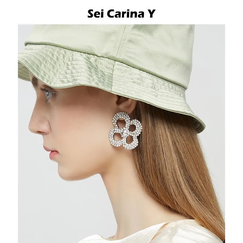 珍珠耳钉优雅永不过时,经典大方的耳钉