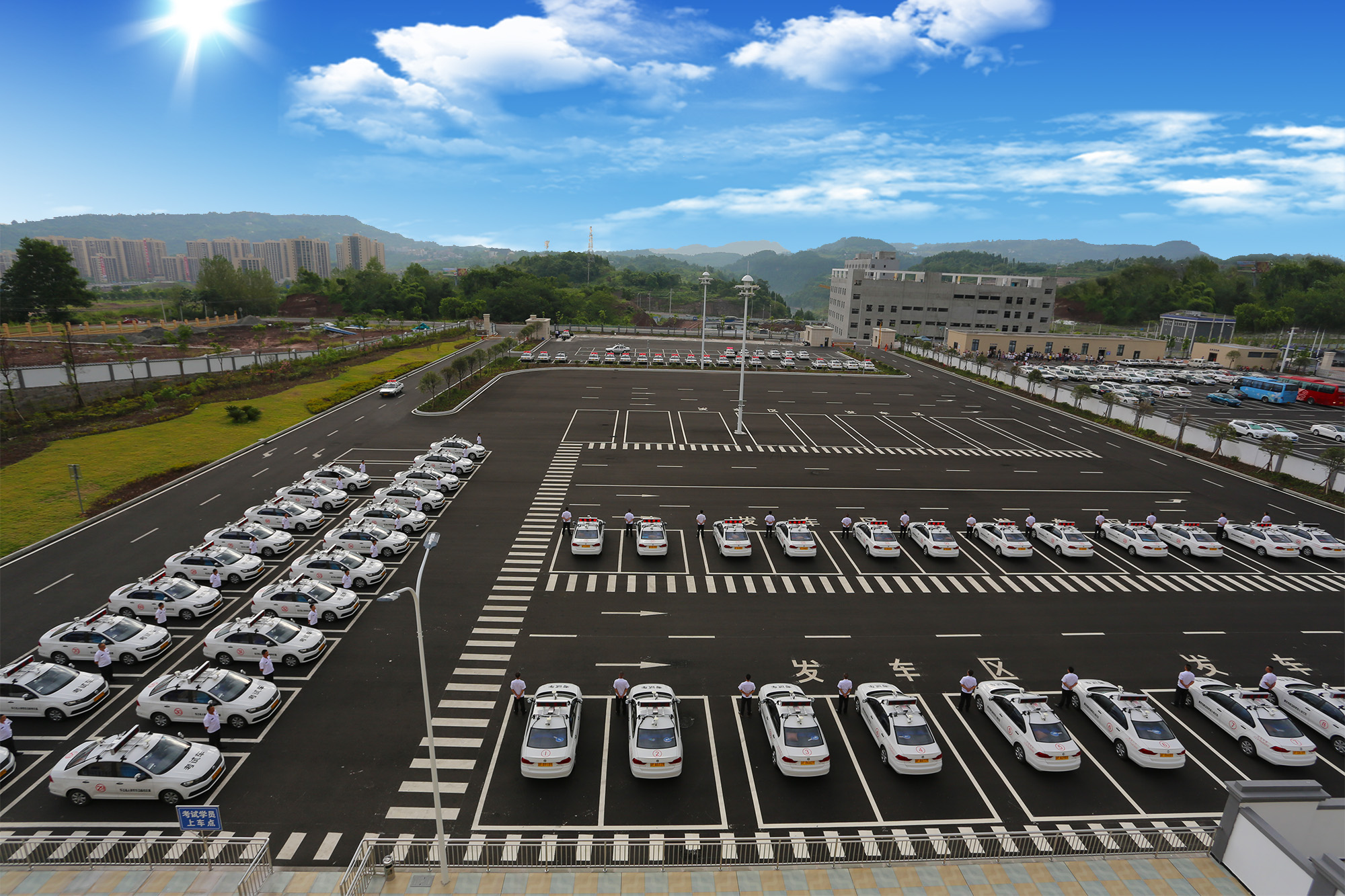 新手倒车入库停车技巧现实版,侧面停车位停车技巧图解