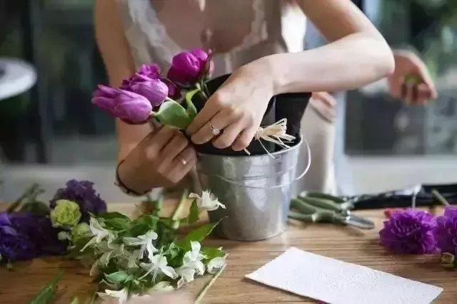 只要花点心思，破房子也能变成网红花店，这里明星都喜欢来打卡