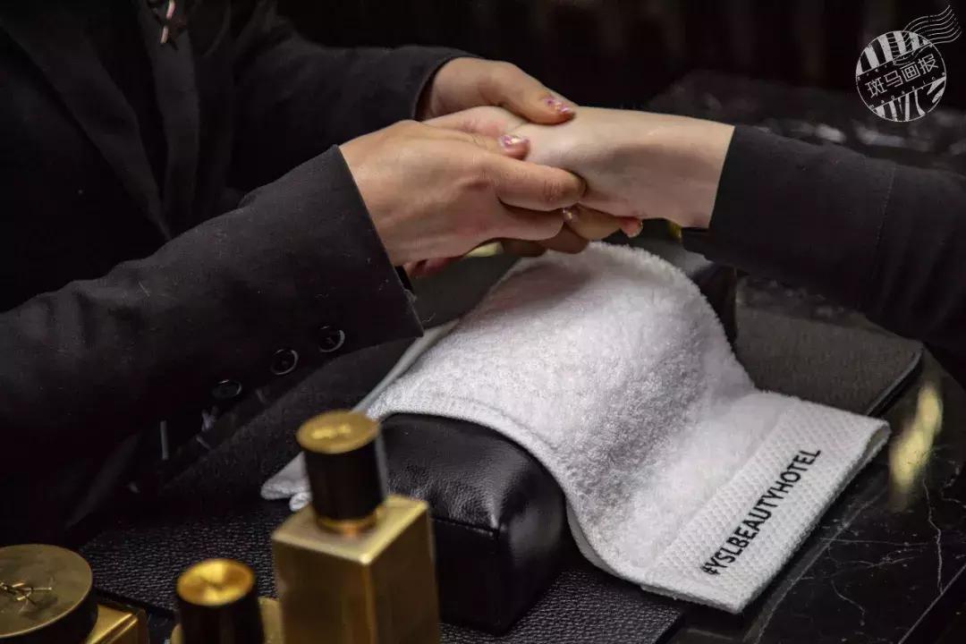 ysl在香港开了家美妆快闪酒店,ysl在上海哪里