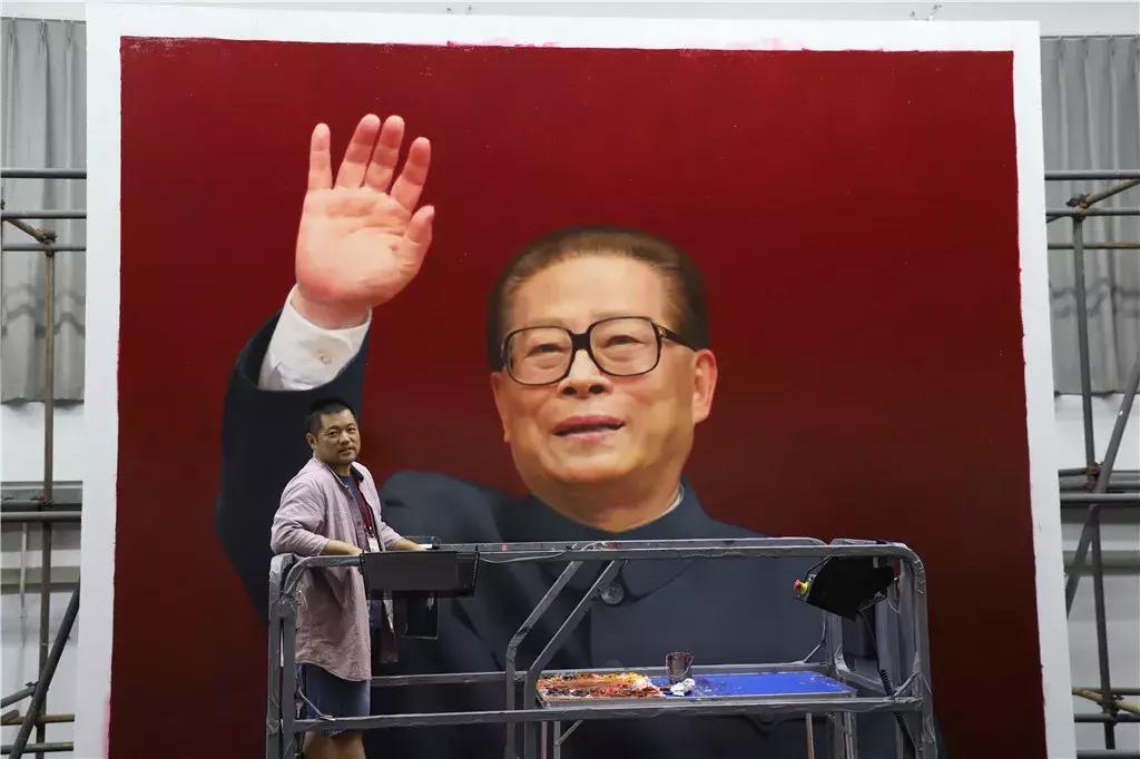 揭秘!五位领导人巨幅油画像作者是谁?