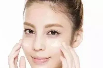 冷水洗脸是不是比热水洗脸好,冷水和热水洗脸区别真的很大吗
