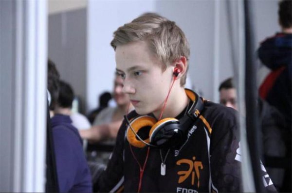 lol官方确定uzi是世界第一adc,官方最新adc排名uzi