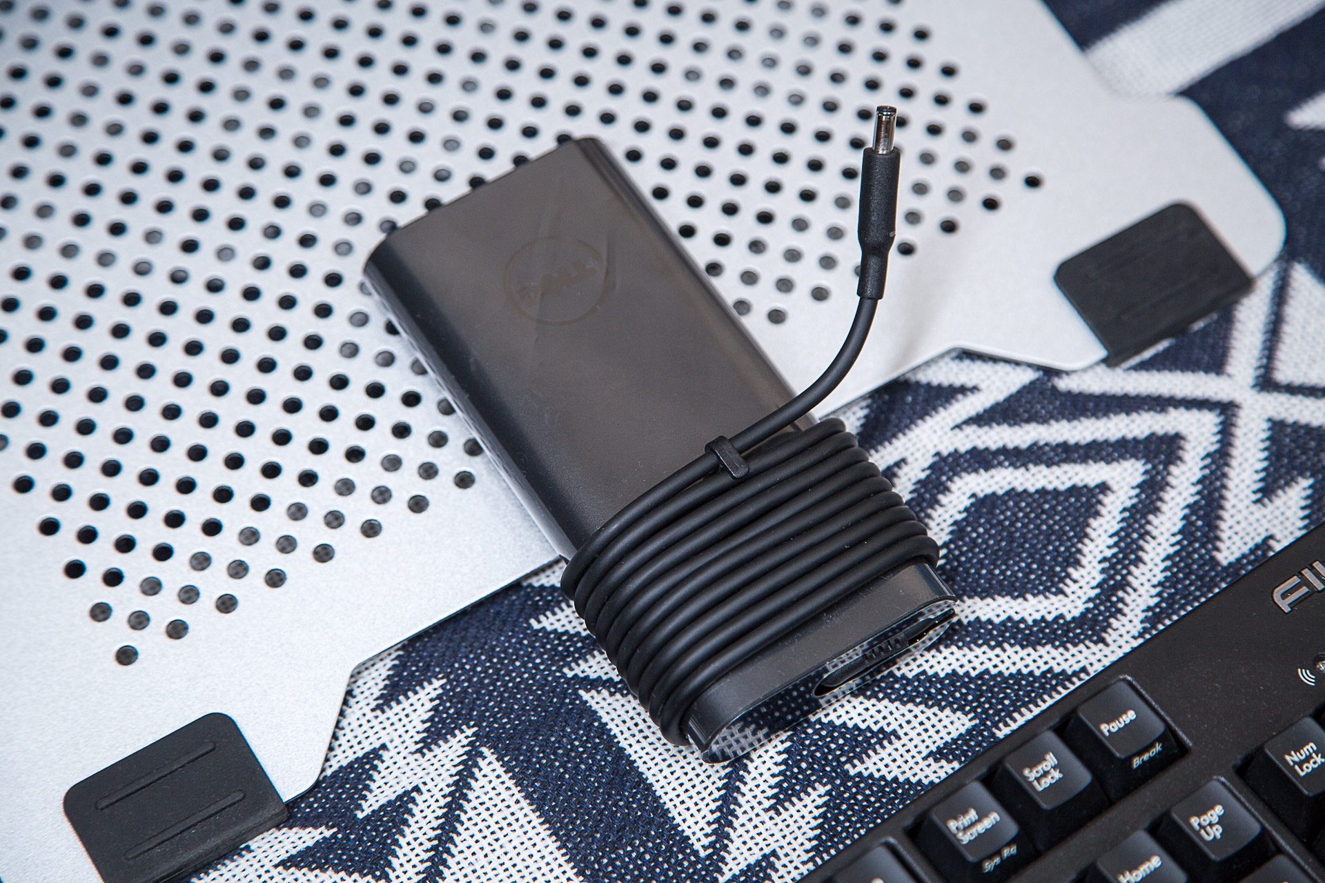 戴尔xps157590屏幕刷新率,dellxps159570测评