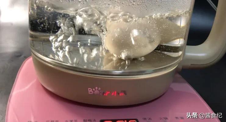 鸡蛋核桃枸杞一起吃有什么好处,枸杞加鸡蛋生姜对男人有什么好处