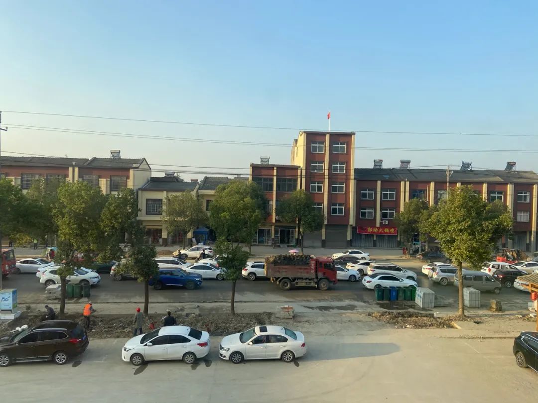 一个口罩卖300万,一个口罩卖一百多这钱好赚吗