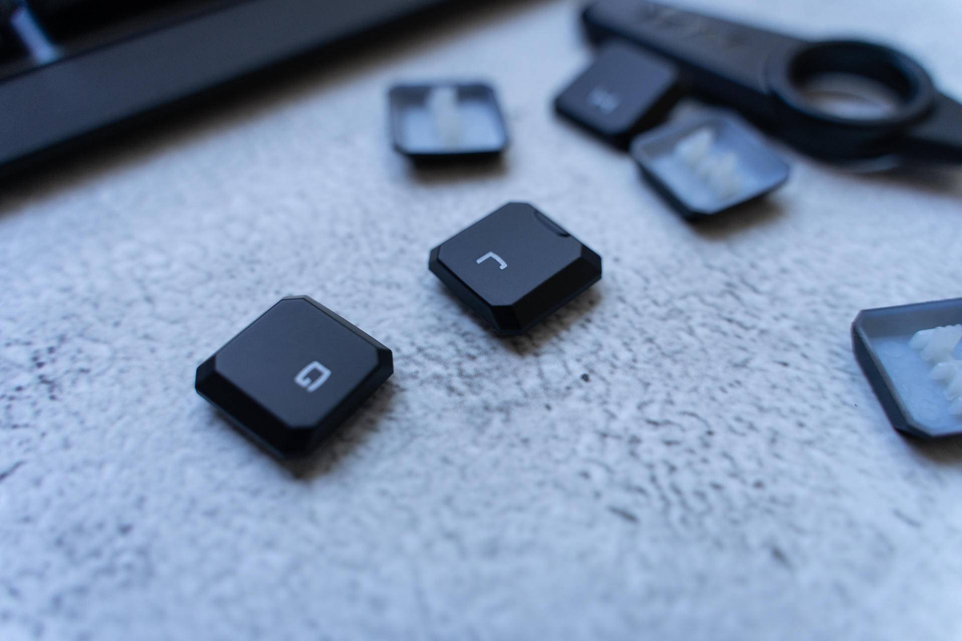 你觉得机械键盘黑轴好还是茶轴,机械键盘推荐茶轴黑轴