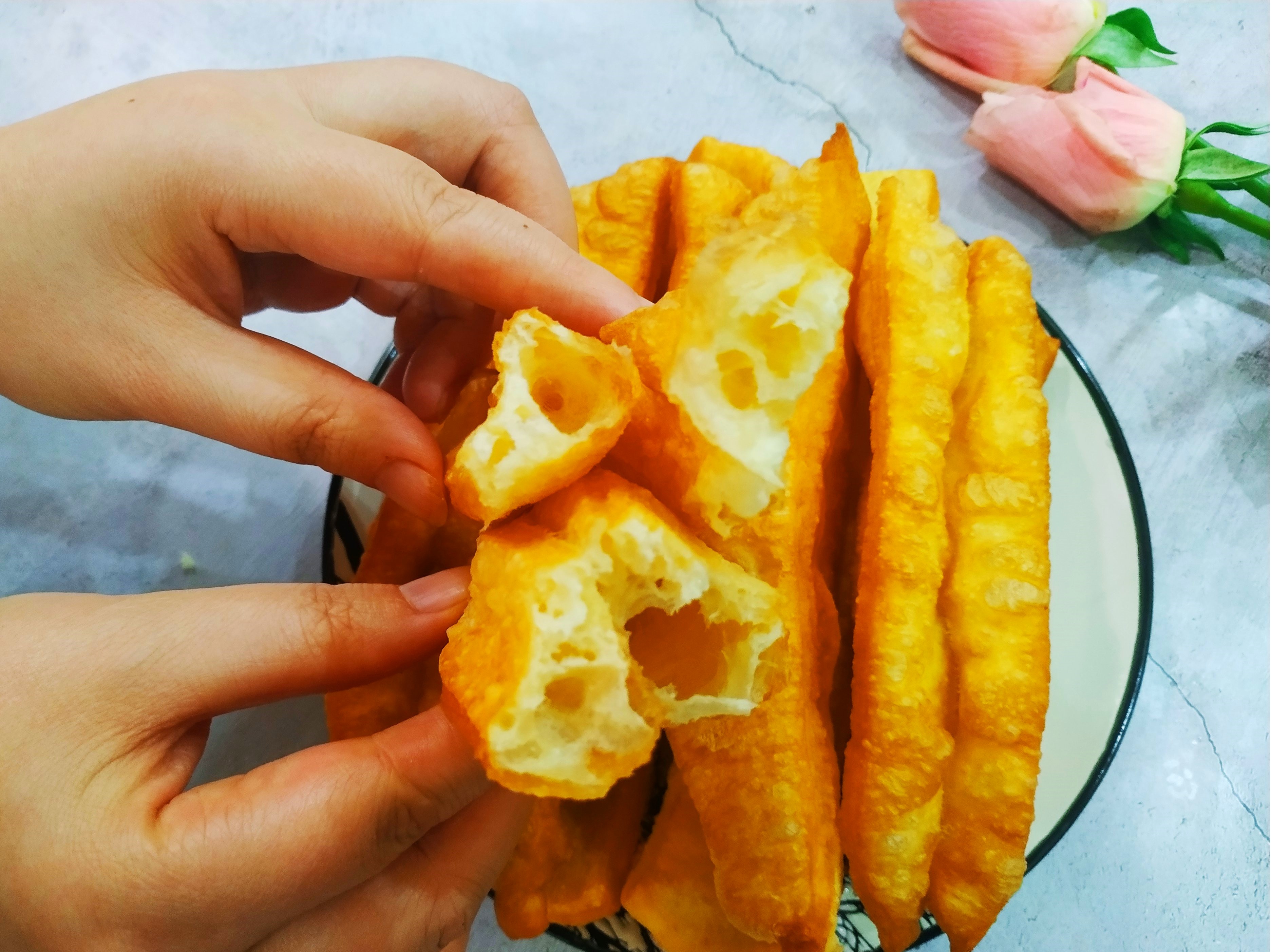 炸油条用脆皮油条粉还用放酵母吗,炸油条酵母碱油条店老板教你做法