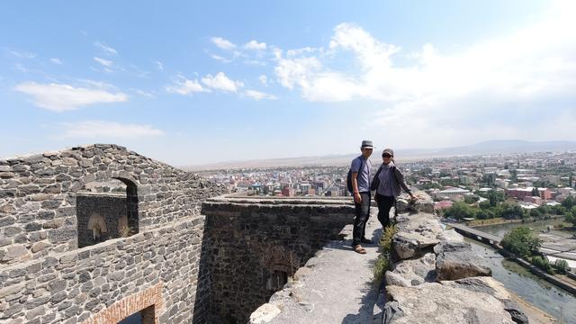 穷游夫妻开着中国车环游骑行记,10万元挑战自驾环游中国边境线