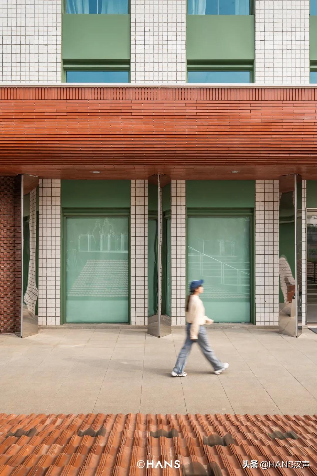 青山区红房子光影秀,青山红房子网红打卡地