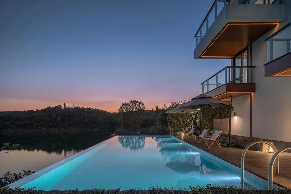 两亩地民宿设计方案效果图,乡村两层排屋民宿设计