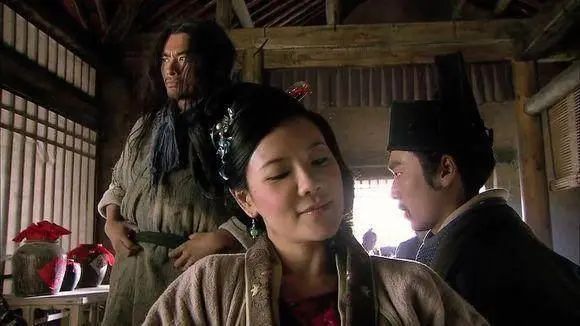 为什么常说英雄难过美人关,有一句话叫英雄难过美人关