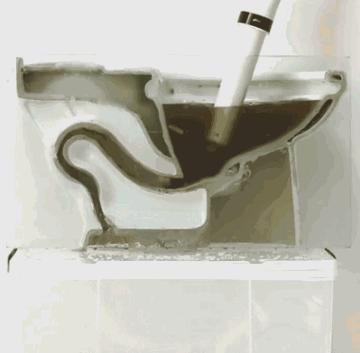 马桶堵塞用手能掏开不,马桶堵塞泡一晚