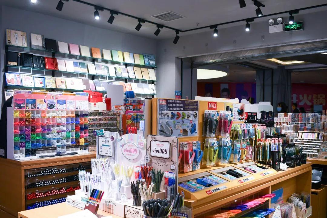 逛遍乌鲁木齐,逛遍全球便宜文具店