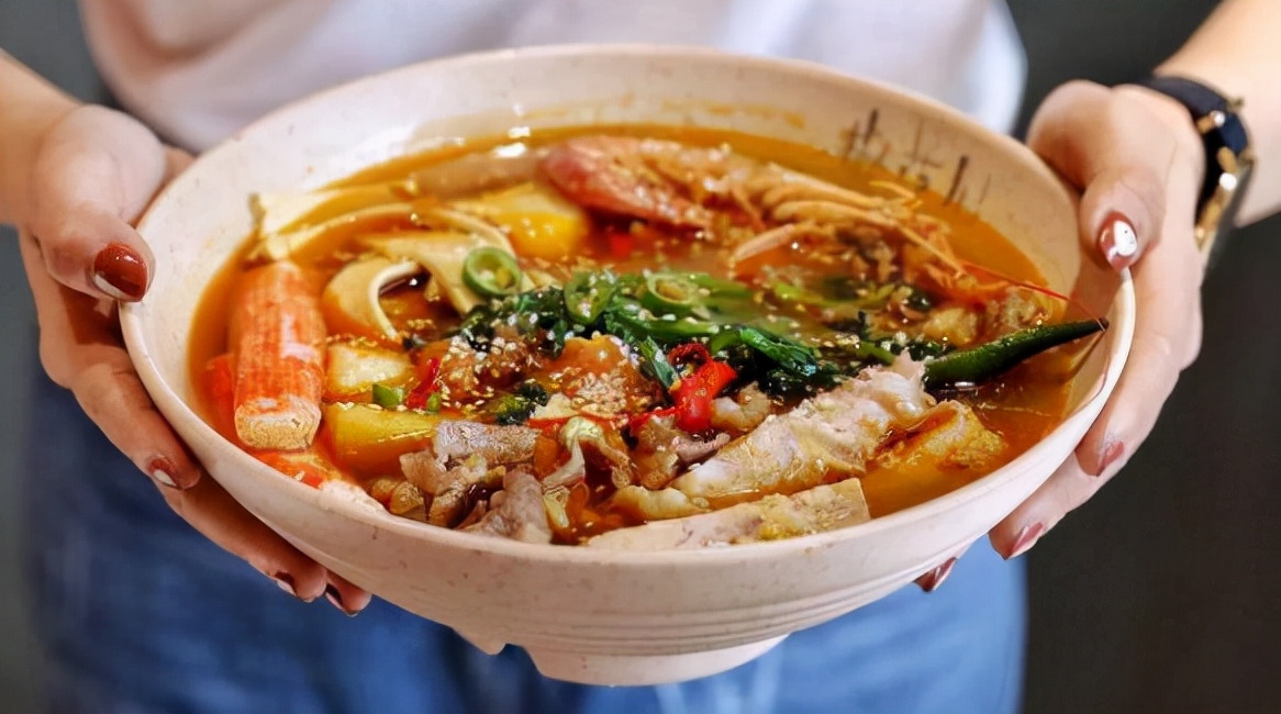 女生经常吃麻辣烫的坏处,女生说吃麻辣烫会有什么危害