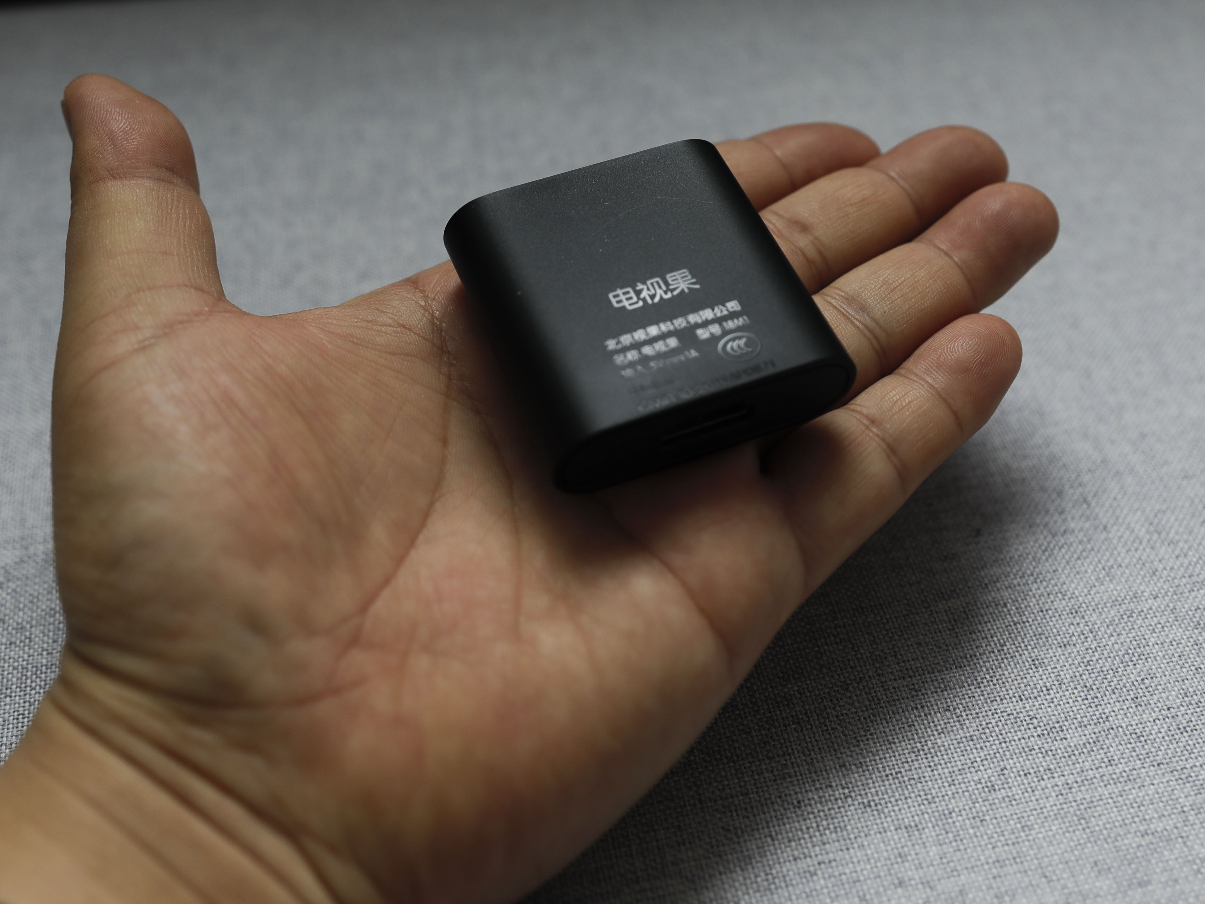 爱奇艺电视果6和腾讯极光5哪个好,爱奇艺电视果对比测评