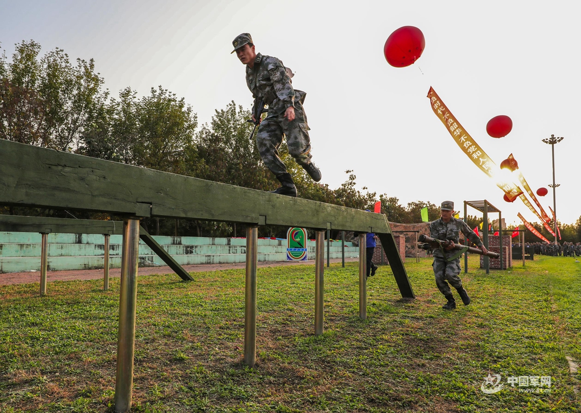 聚焦实战，这场军事体育运动会超燃