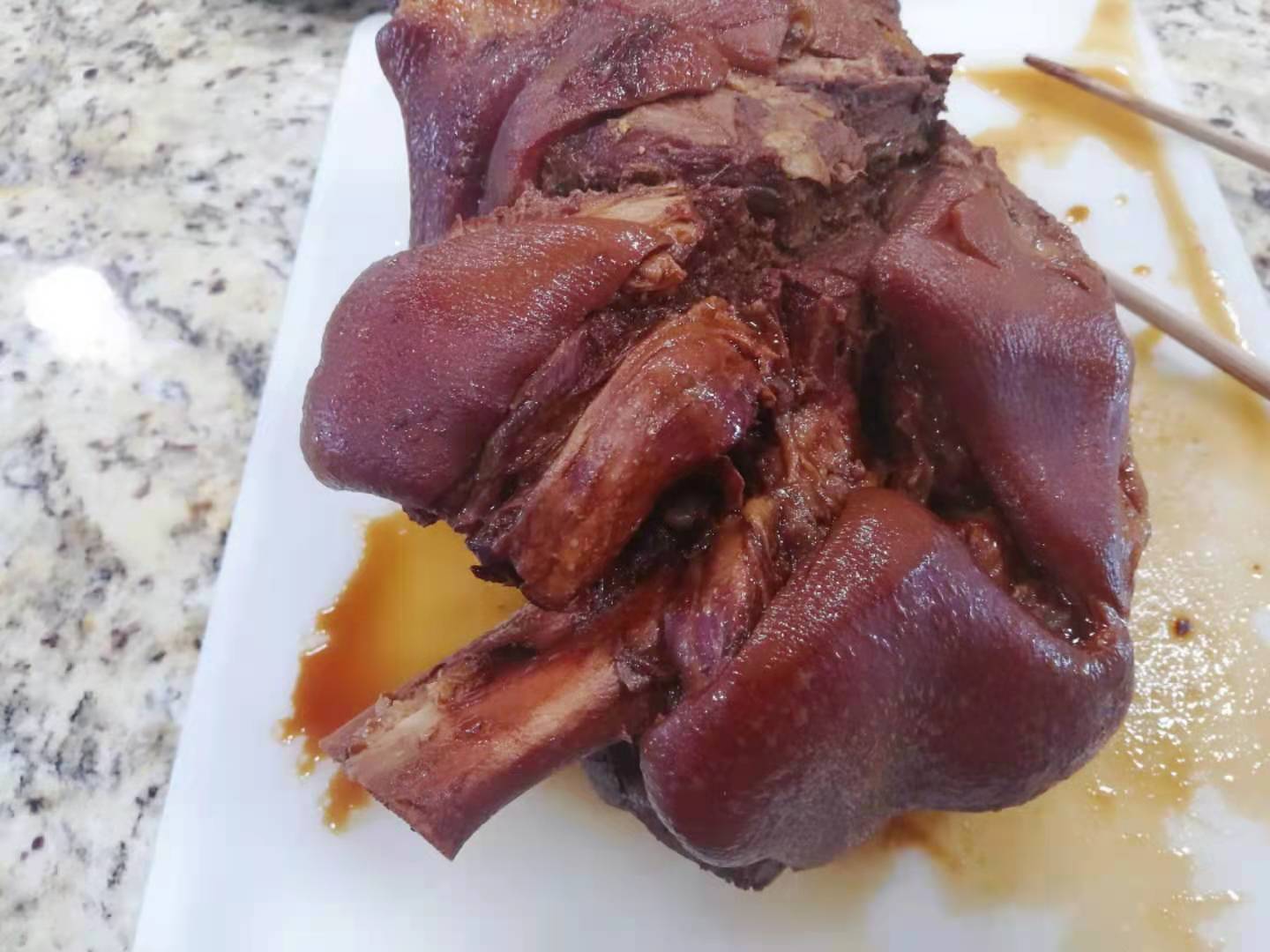 30年大厨教你酱肘子的正宗做法,大姐教你正宗酱肘子的做法