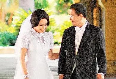 姜文和刘晓庆在一起八年的时光,刘晓庆谈与姜文的感情