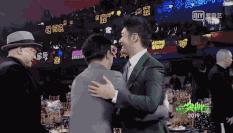 娱乐圈的中年男人是怎样展现幽默的?