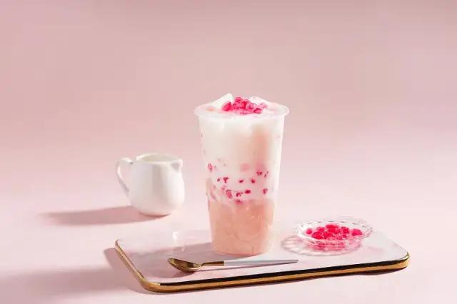 秋天第一杯奶茶英文怎么说,秋天的第一杯奶茶的英语是什么