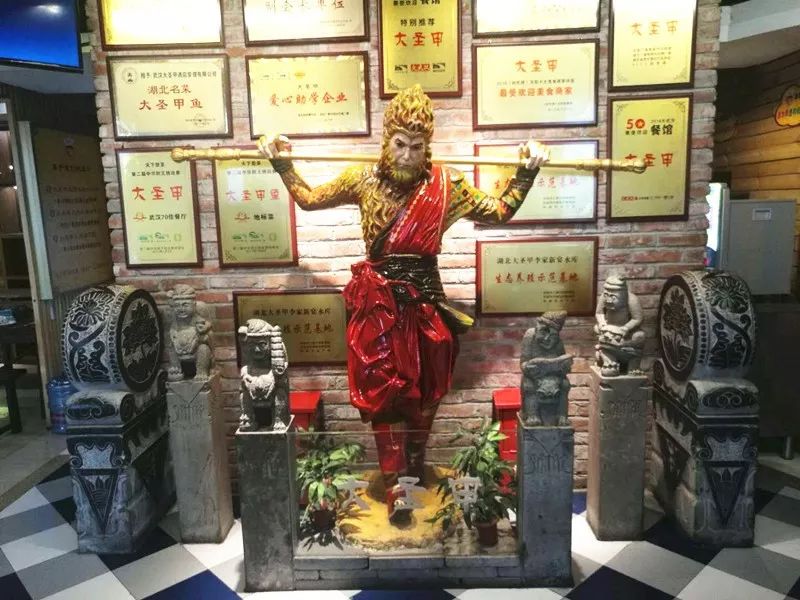 靠着这道菜这家店火了二十年,这家店仅凭一道菜火爆多年