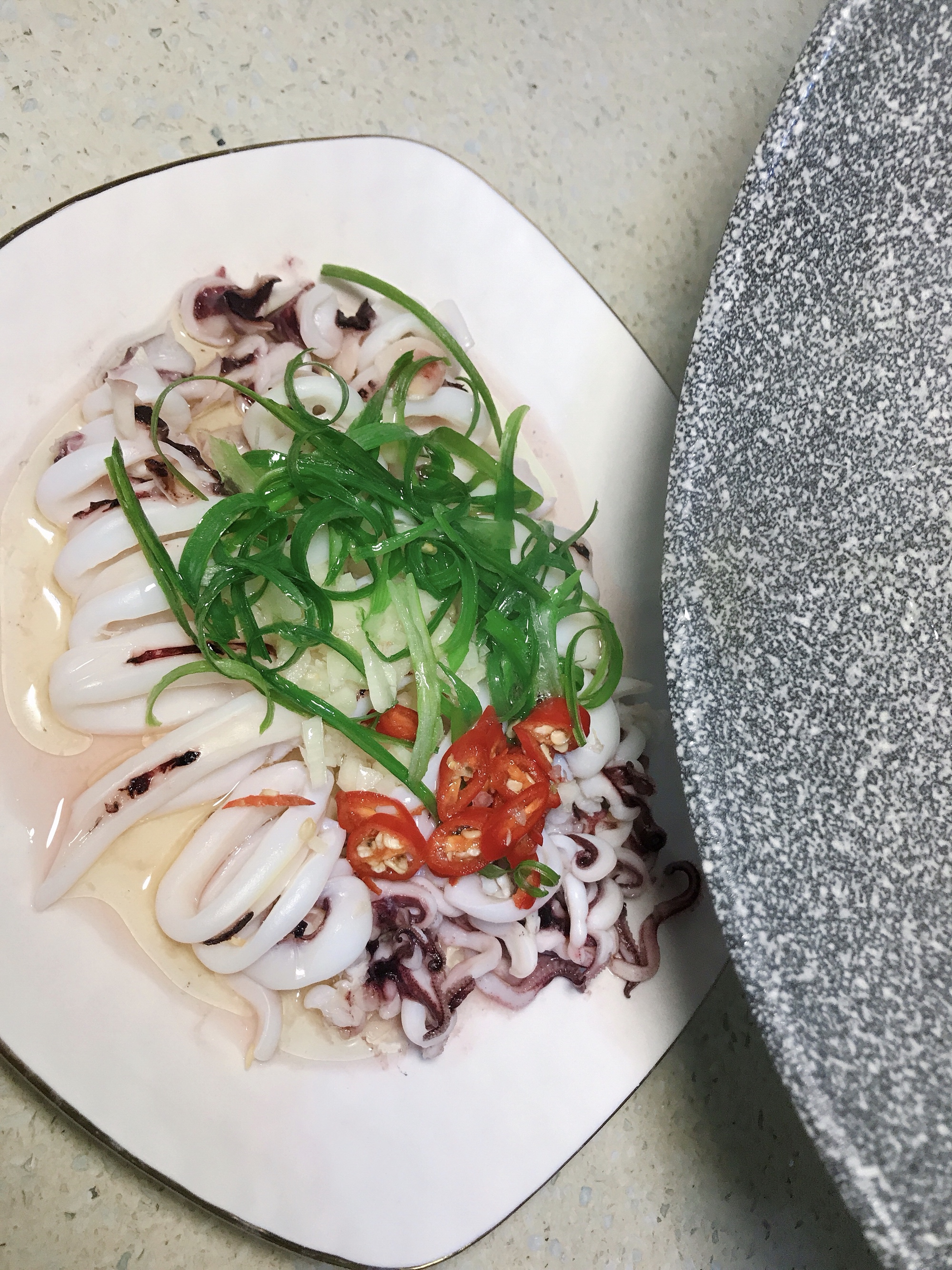 清蒸鱿鱼的正确做法大全,清蒸鱿鱼的做法大全家常菜窍门