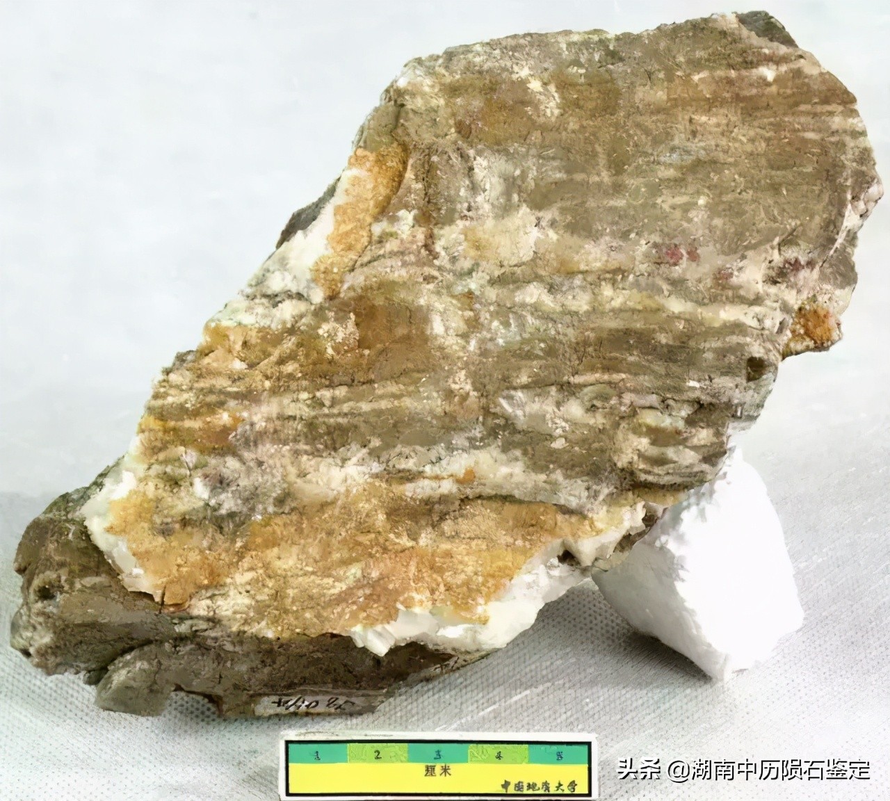 月球陨石与地球矿石的区别,月球陨石和矿石有什么区别