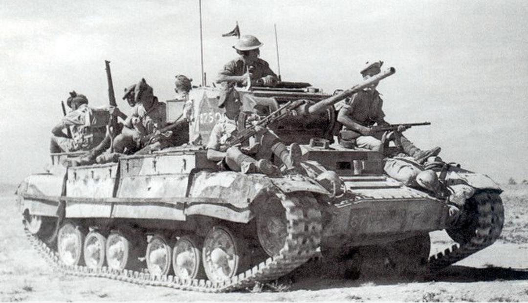 小巧的瓦伦丁步兵坦克，除了扛起17磅炮外，还装上过火箭喷射器