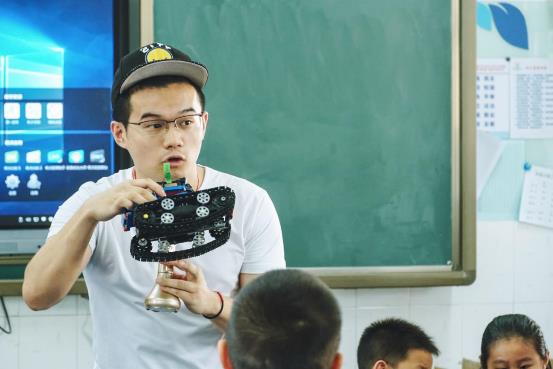 阿尔法蛋编程机甲s1拼装教程,阿尔法蛋编程机甲s1