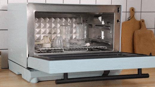 抗击疫情我不辱使命,抗击疫情我们以毒攻毒