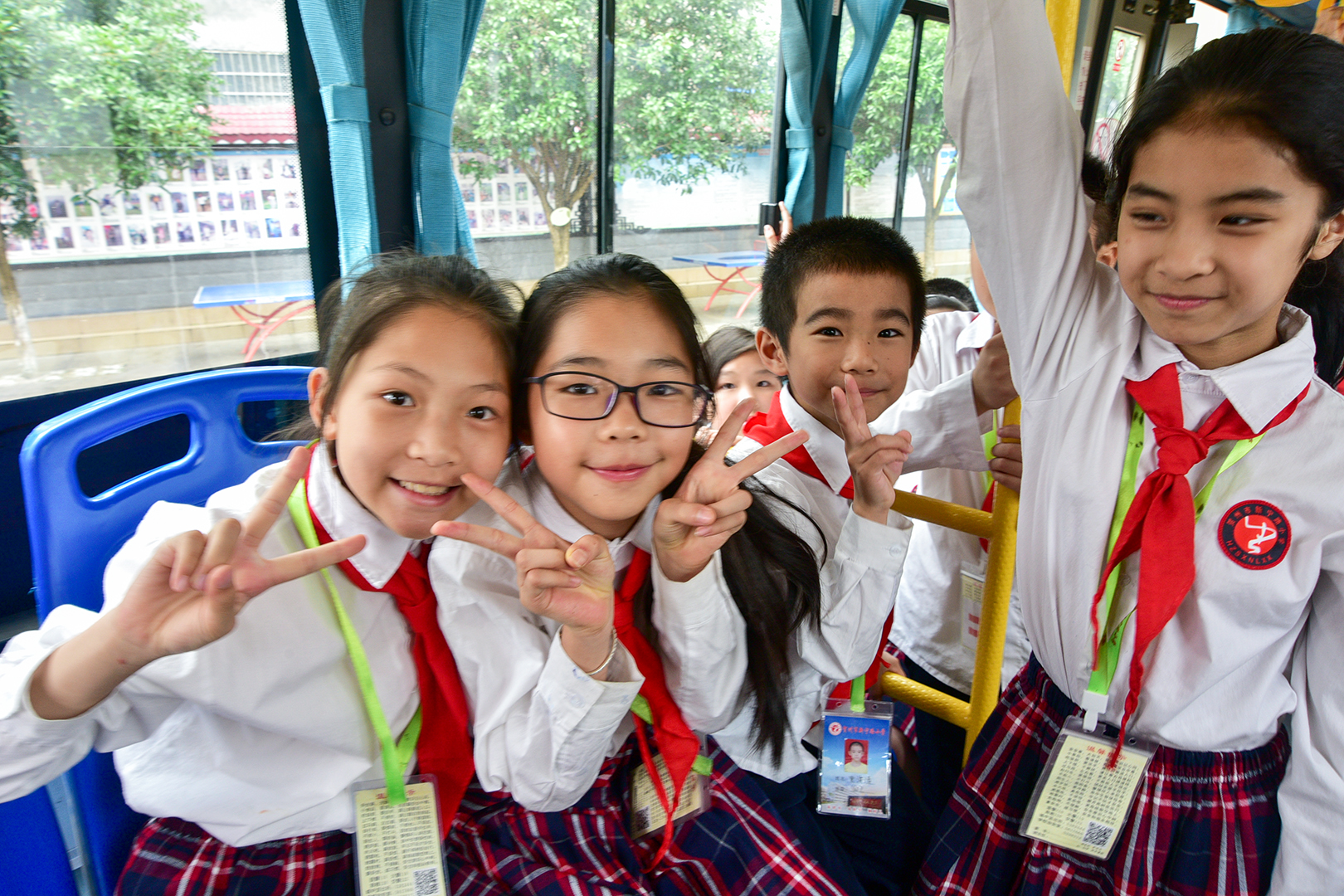 小学敬老孝贤月活动总结,尊老敬老教育活动报道