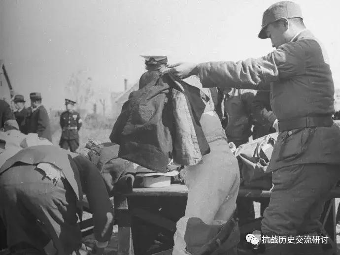 抗日战争日本投降视频,实拍首批得知日本投降的中国民众