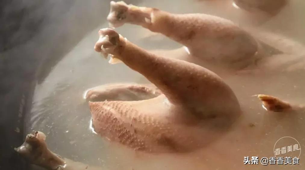 刀剁斧劈棒子夯，吃个鸡搁得住这样？