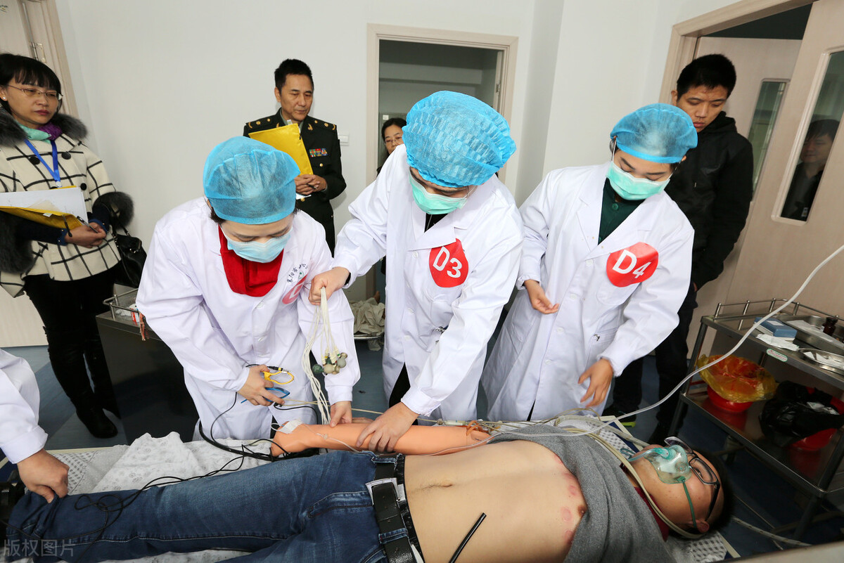 煤气中毒身亡身体有什么症状,煤气轻度中毒时患者出现哪些症状